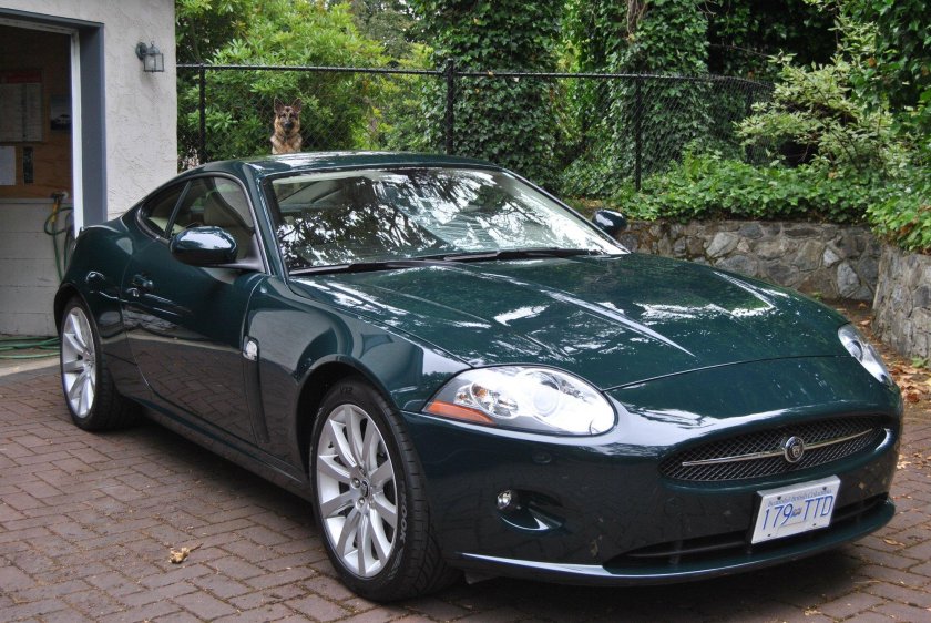 Jaguar XKR зеленый