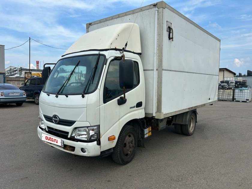 Грузовик hino