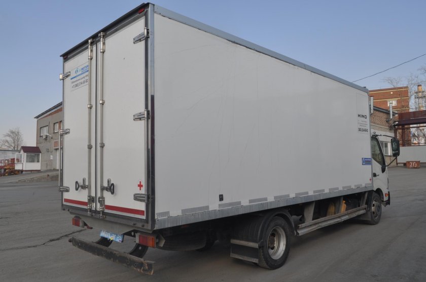 Изотермический фургон hino 700