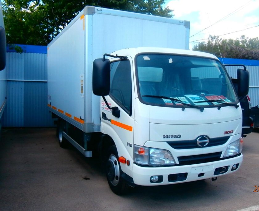 Hino 300 фургон