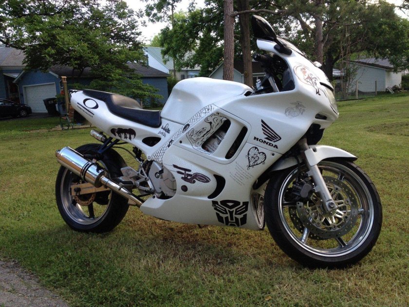 Honda CBR f3 600 белая