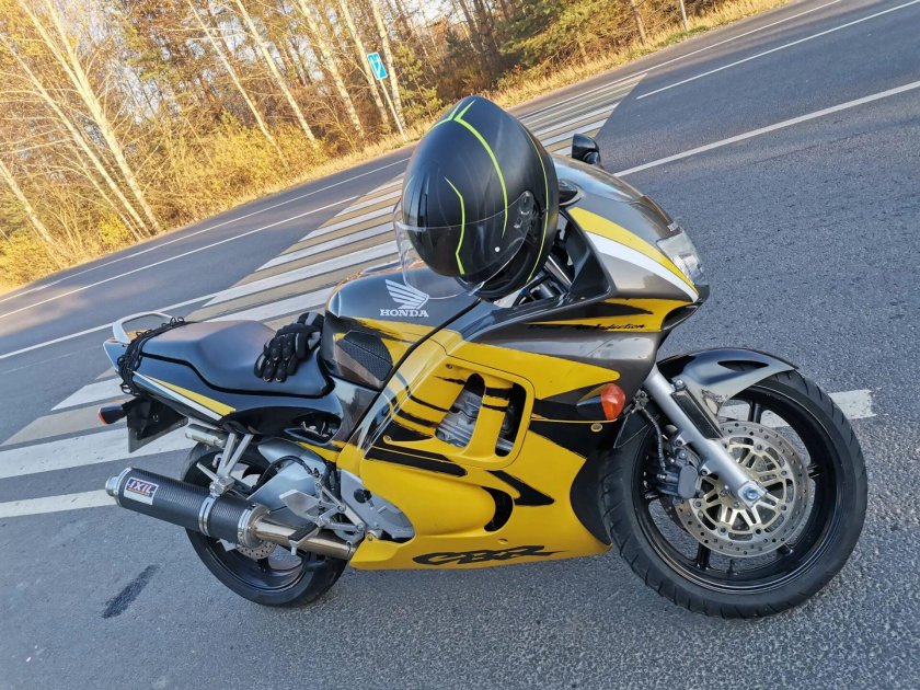 Хонда СБР 600 Ф