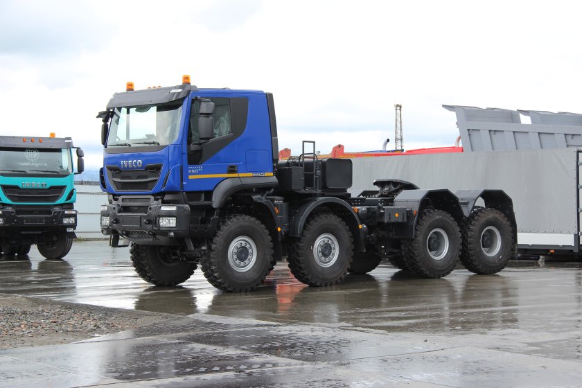 Седельный тягач Ивеко АМТ 6х6