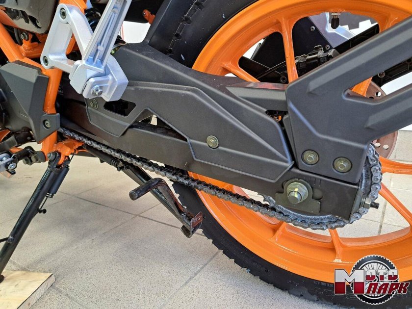 Оранжевый мотоцикл