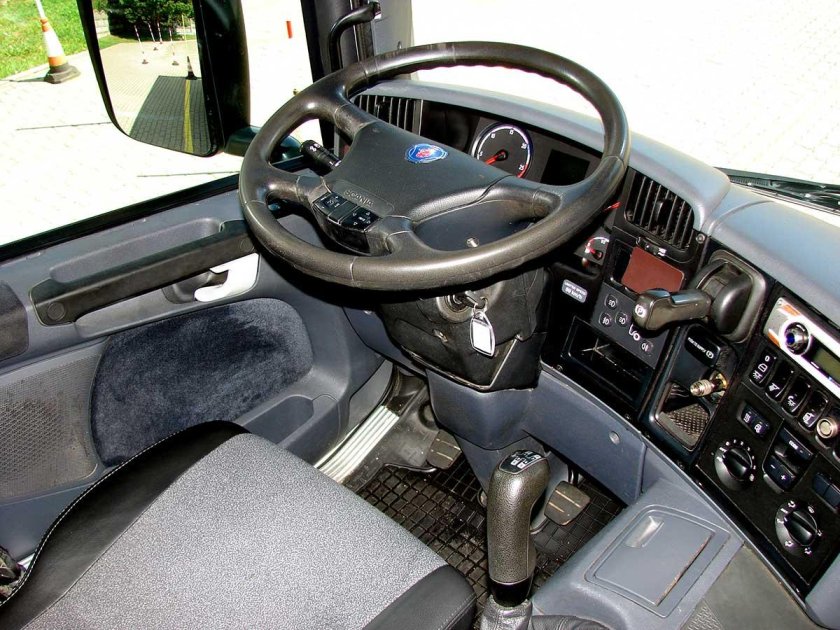 ЗИЛ-43276т салон