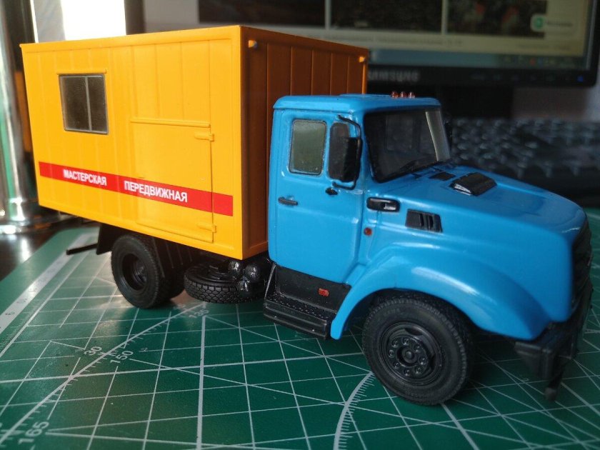 ЗИЛ 43276 Т Полимикс