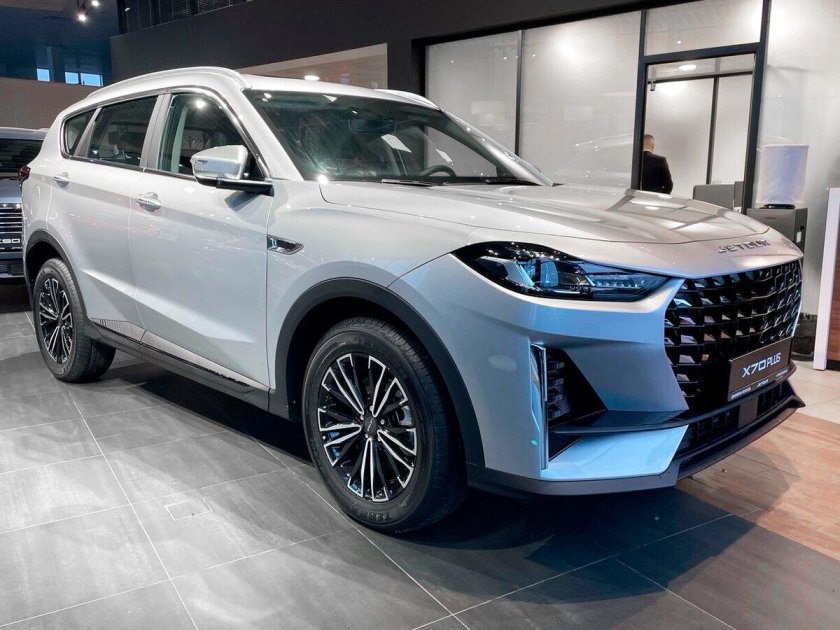 Jetour x 70 plus 2024