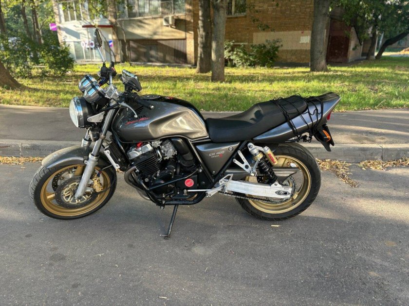 Мотоцикл honda cb 400