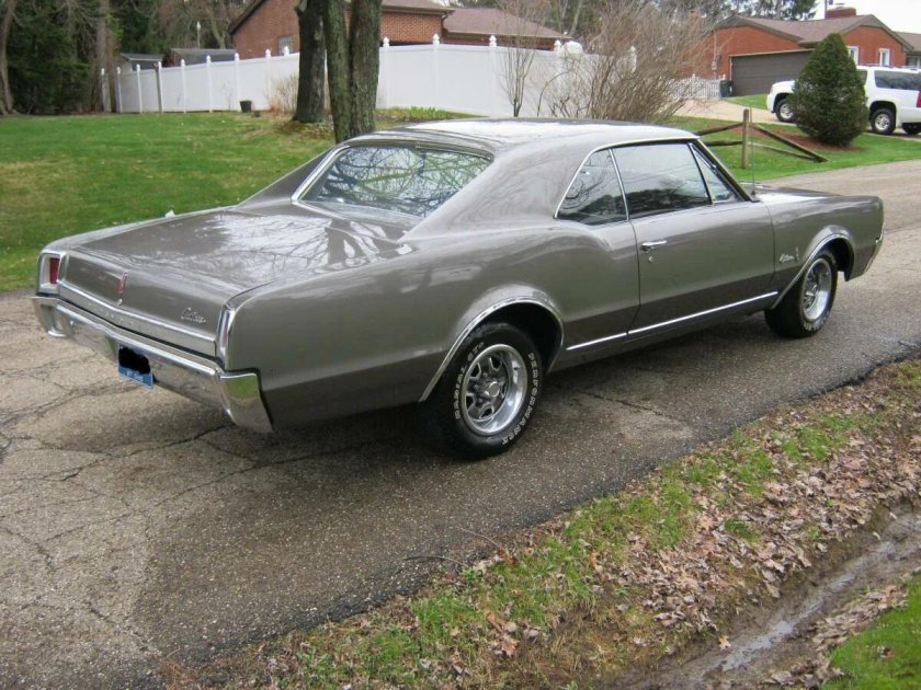 Oldsmobile cutlass supreme 1967