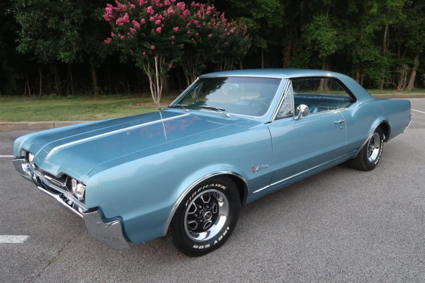 Oldsmobile cutlass 1965