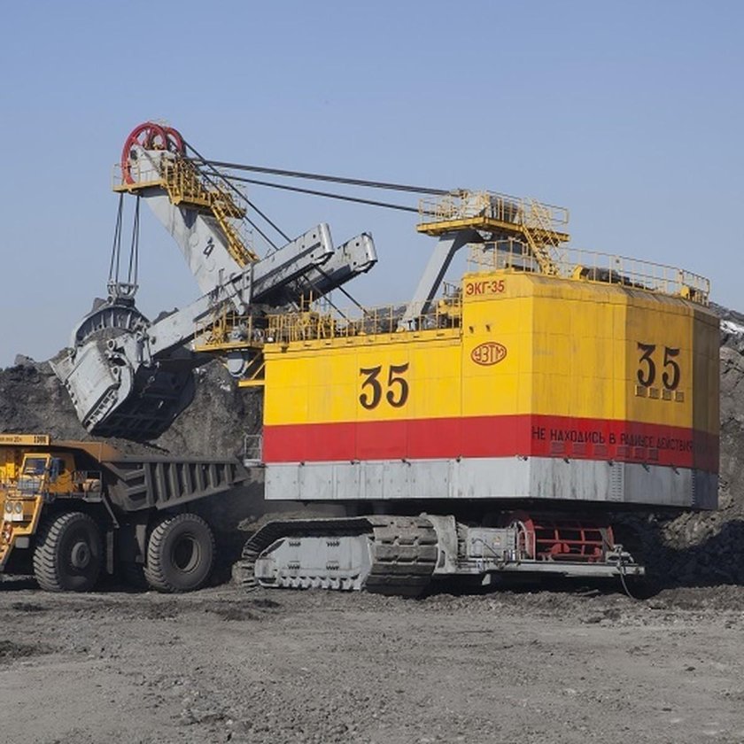 Карьерный экскаватор УЗТМ ЭКГ 35