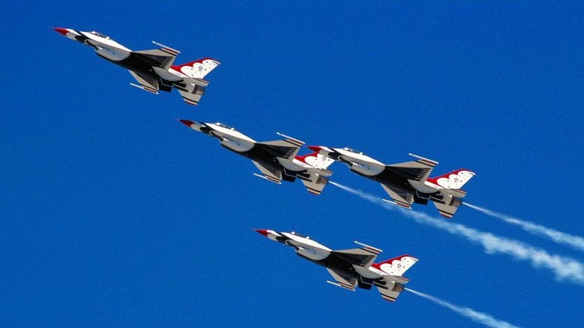 Самолет военный