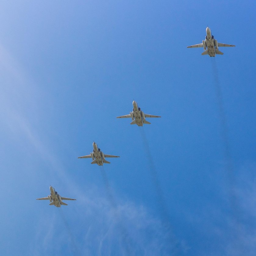 Истребитель в небе