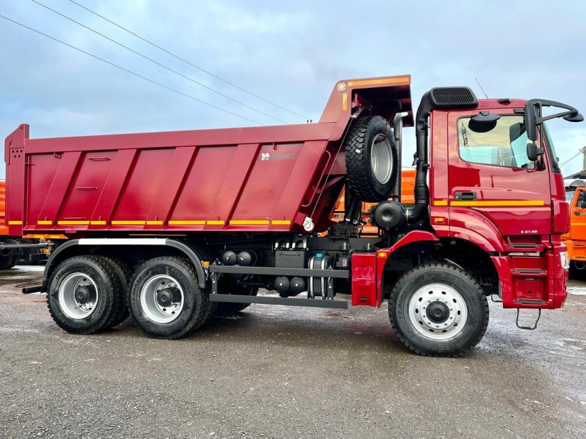 Новый камаз самосвал