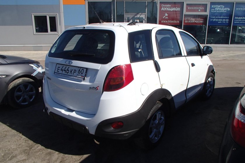 Чери Индис 2013 зад