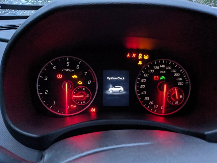 Панель приборов Крета 2