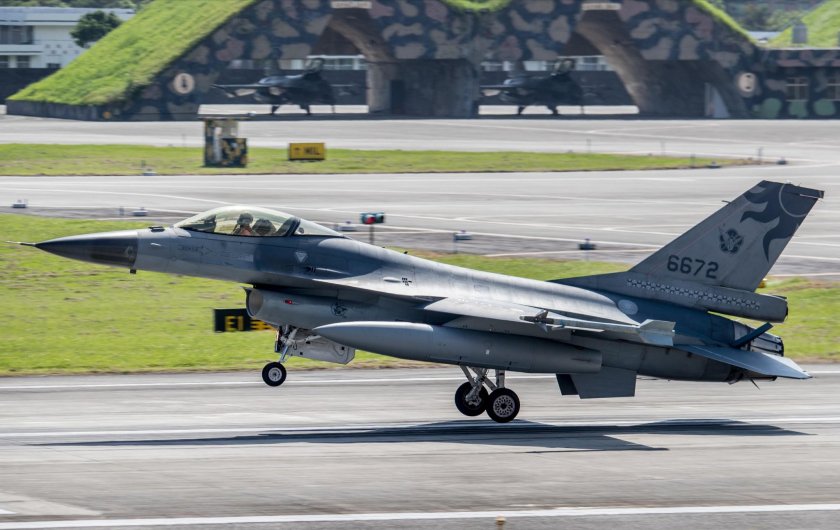 General Dynamics f-16 Fighting Falcon