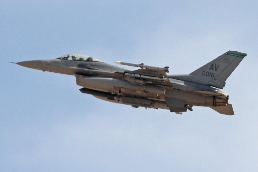 General Dynamics f-16cm Fighting Falcon