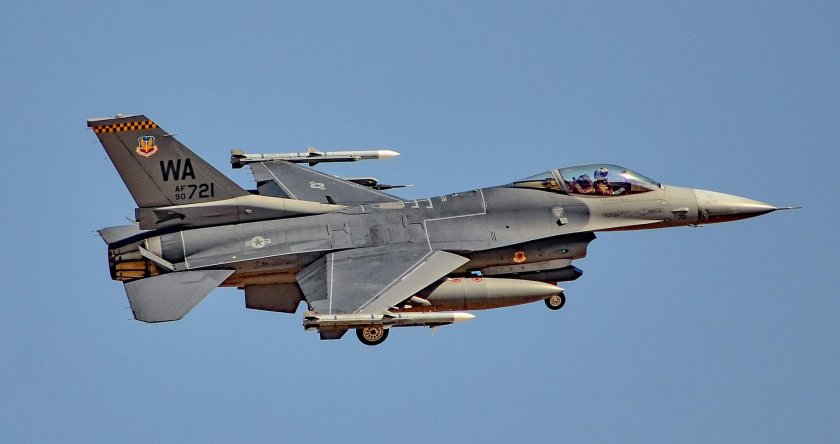 General Dynamics f-16cg Fighting Falcon