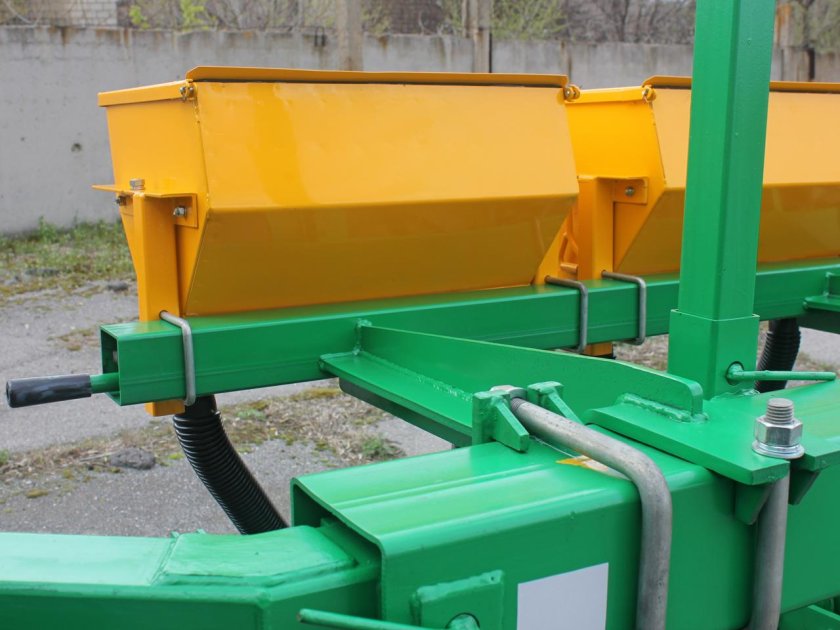 Культиватор КПМ - 5.6 ТП С туковысевающей