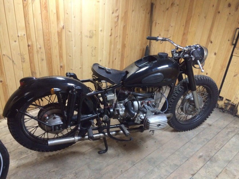 Мотоцикл Днепр МТ 10