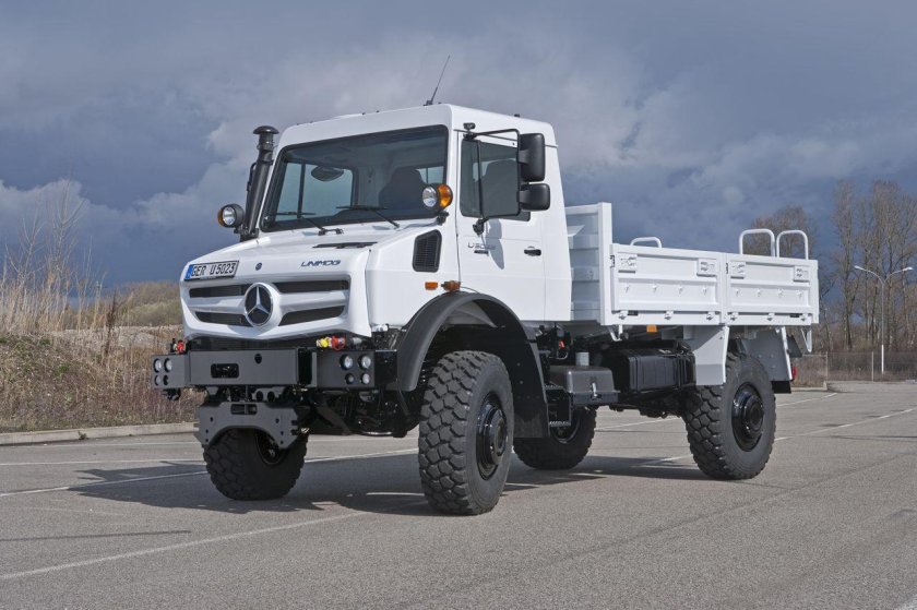 Mercedes Unimog u5000