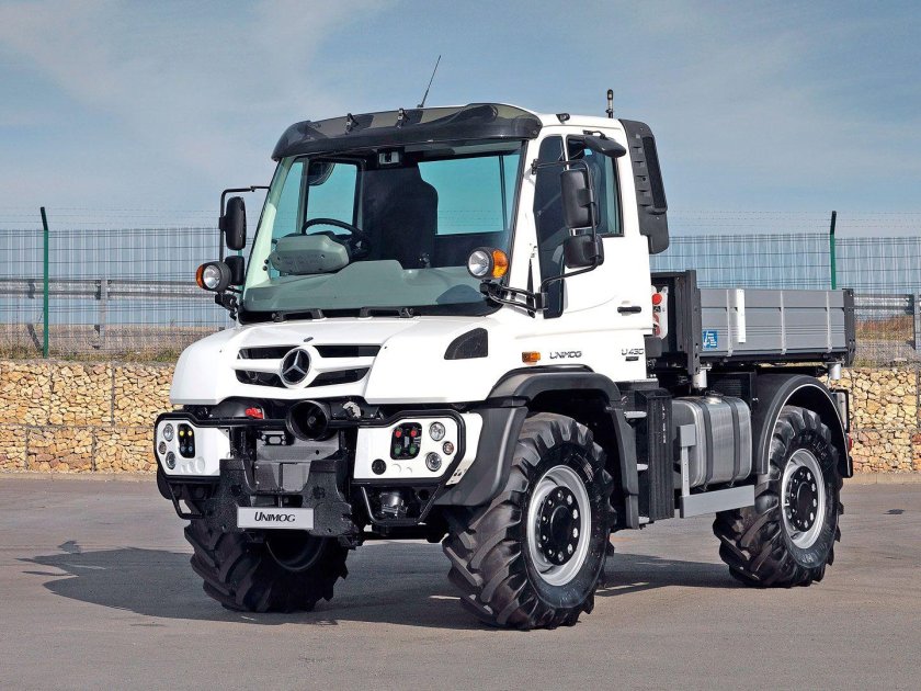 Mercedes-Benz Unimog u430