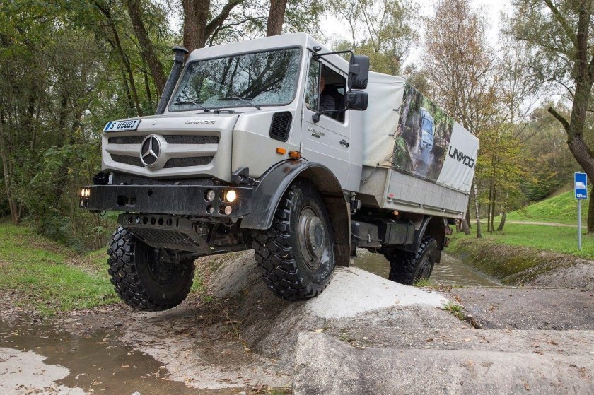 Unimog u5023