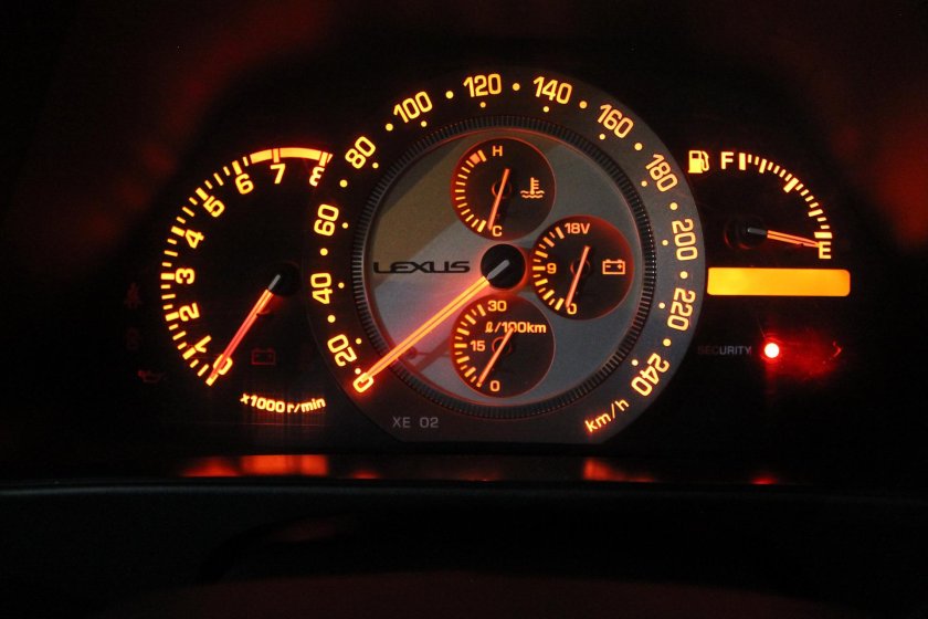 Приборка Лексус is 200