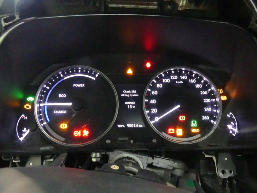 Панель приборов Lexus 450h