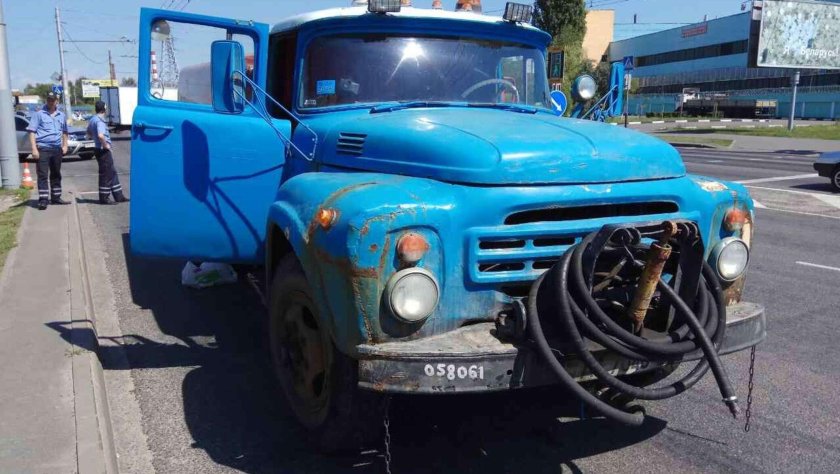 Поливальная машина ЗИЛ 130