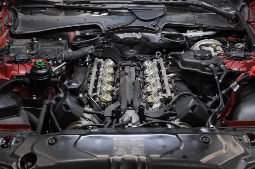 БМВ м5 е60 мотор v10