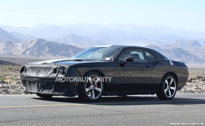 Додж Челленджер СРТ 8 Хелкат