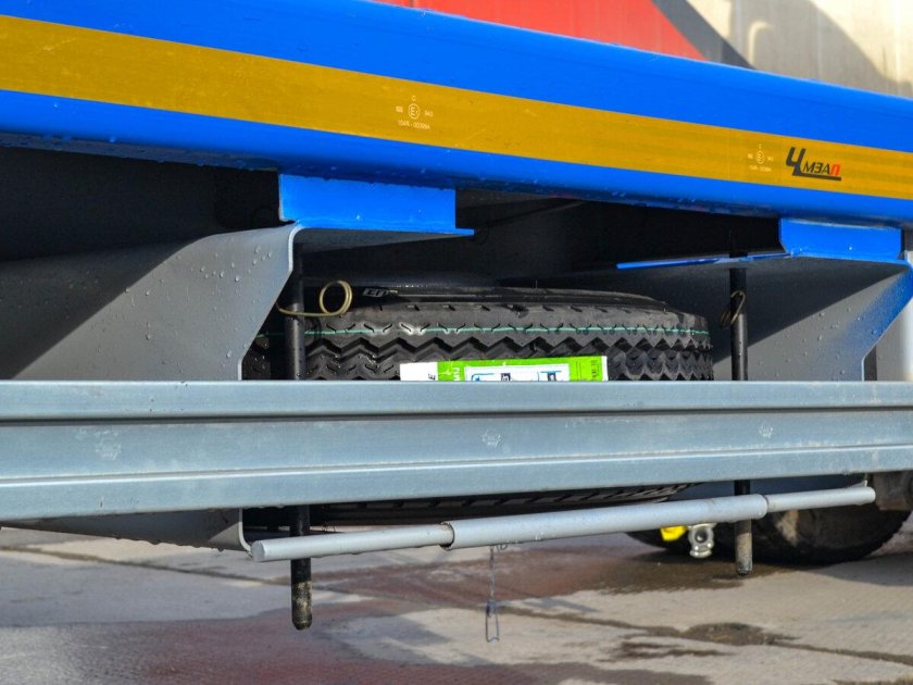 Прицеп платформа ЧМЗАП 8358