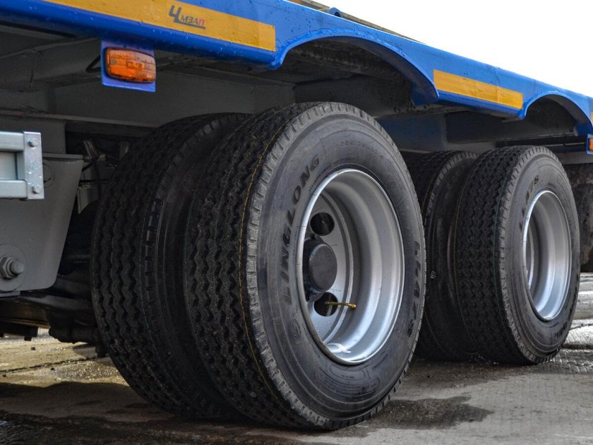 Прицеп платформа ЧМЗАП 8358