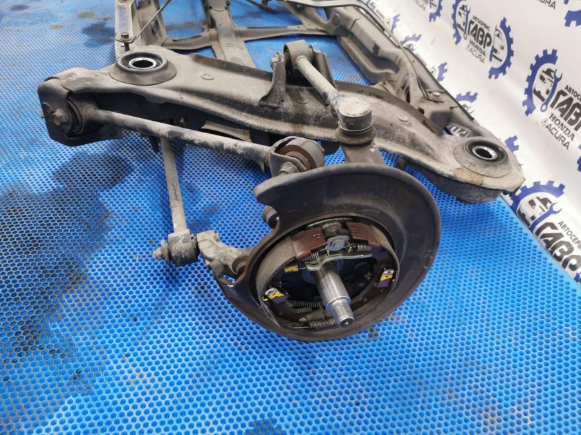 Задний верхний рычаг Хонда Авансир