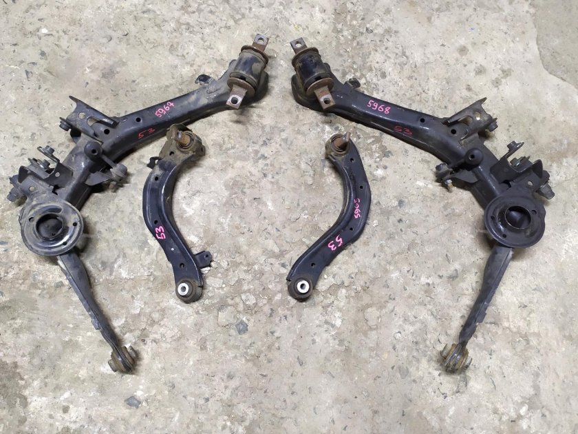 Задние рычаги Honda Civic 4d