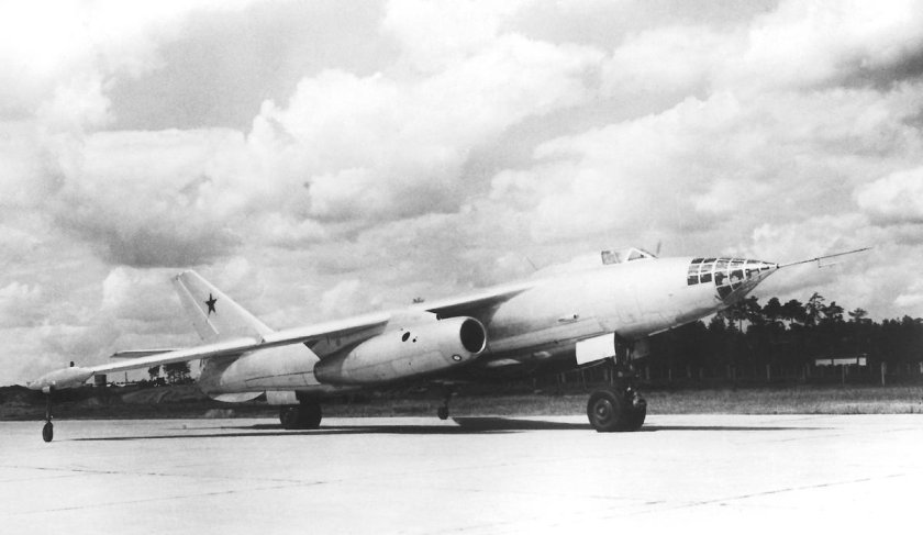 Самолет ил-28