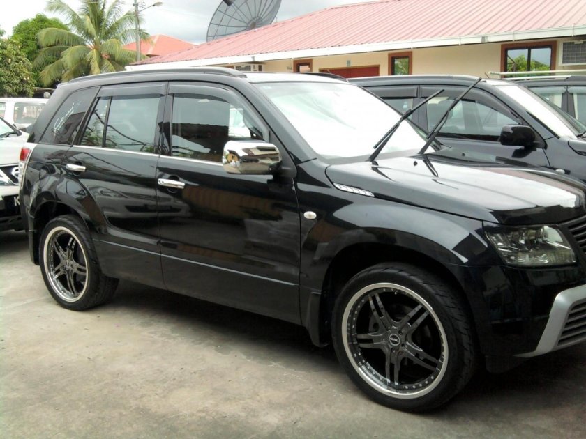 Обвес на Сузуки Гранд Витара 2008