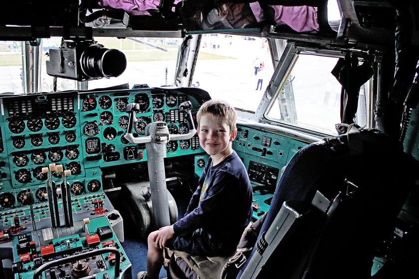 Ил-76 кабина пилотов