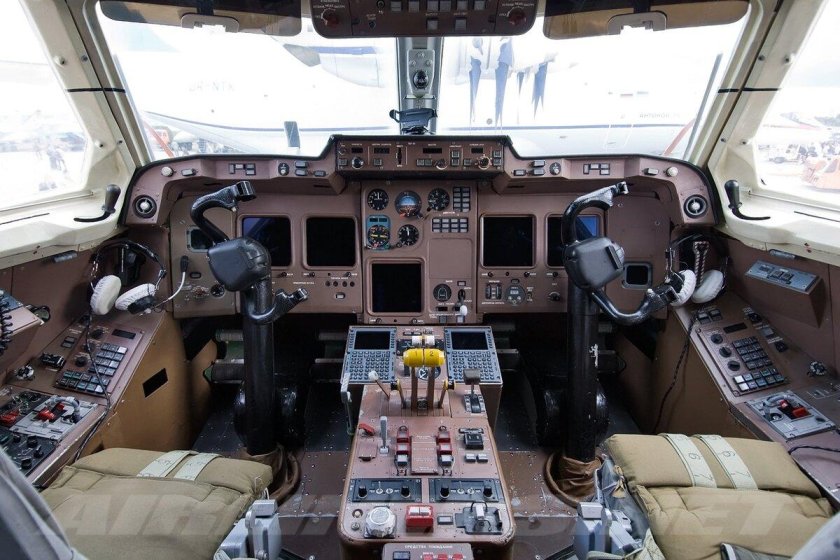 Ил-114-100 кабина