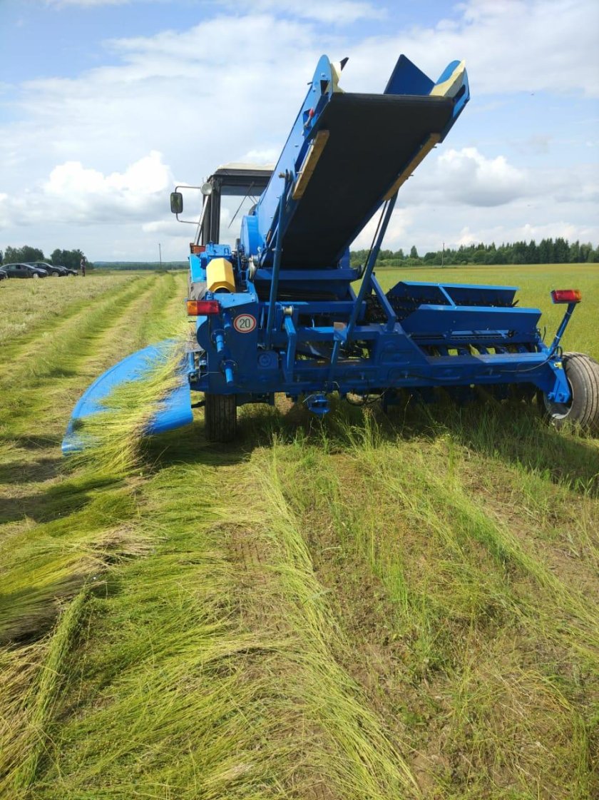 Комбайн льноуборочный Двина-4м