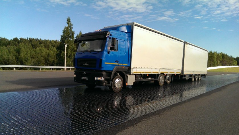 МАЗ бортовой 6310