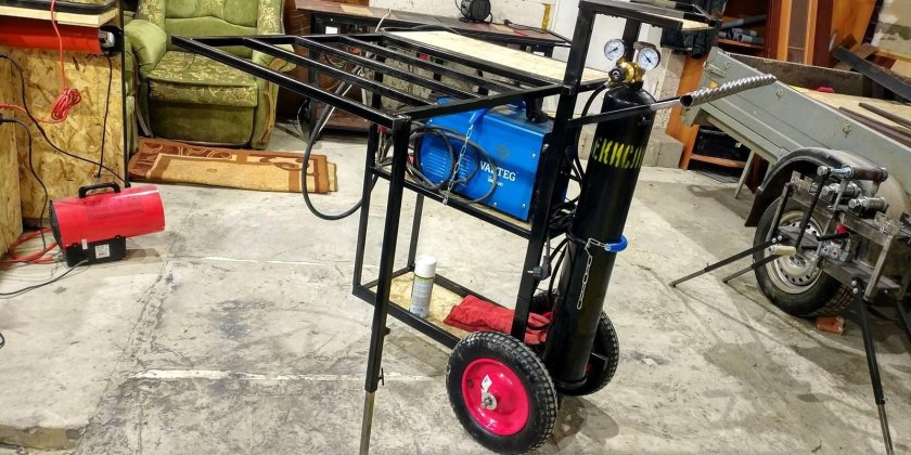 Тележка под сварочный полуавтомат сбалоном 20