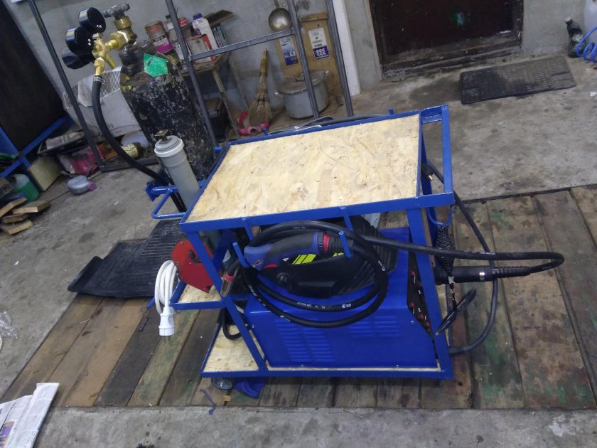 Тележка под сварочный полуавтомат Ресанта 250