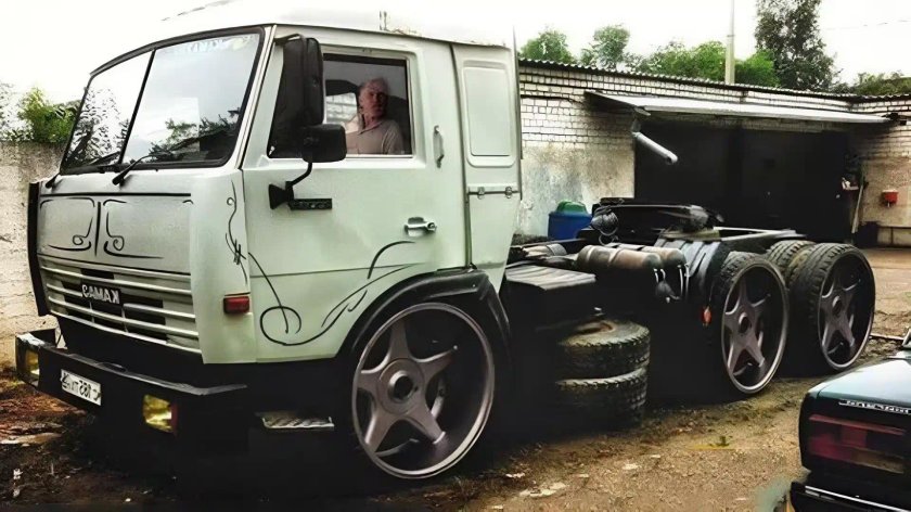 КАМАЗ 2023 грузовик