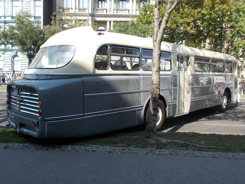 Ikarus 66