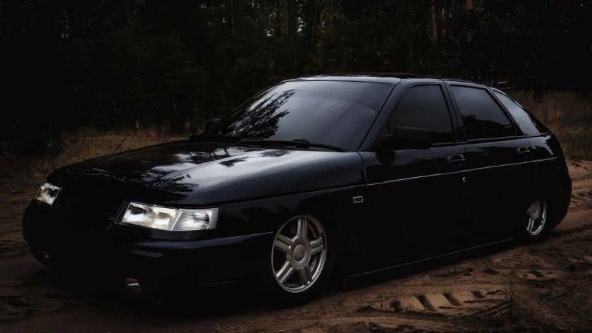 ВАЗ 2112 черная тонированная