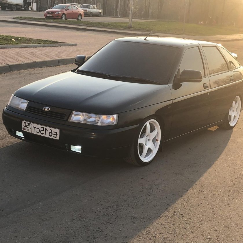 Тюнинговый ВАЗ 2112