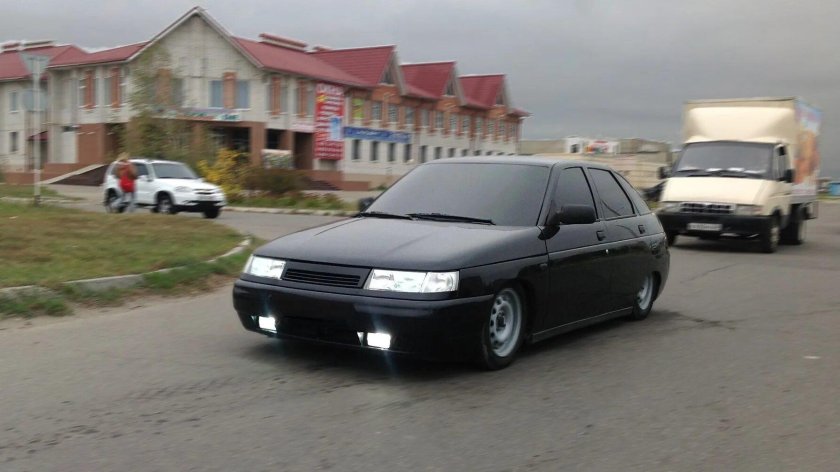 ВАЗ 2112 черная тонированная